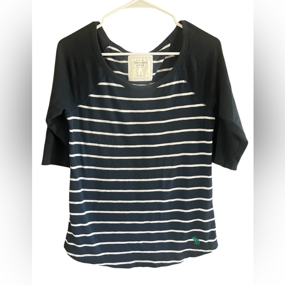 Abercrombie & Fitch Blue and White Raglan Sleeve T-Shirt